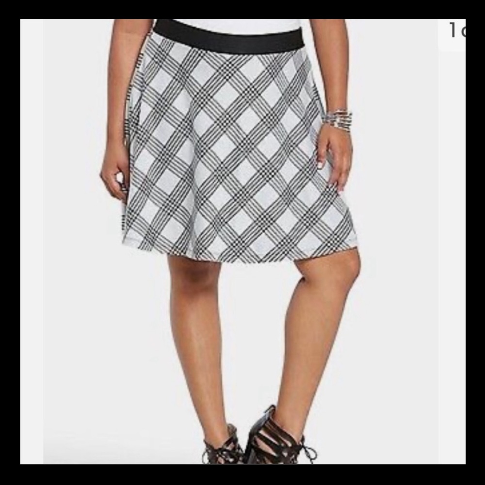 Torrid plaid skater skirt Grey/black white 0X